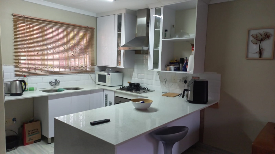 2 Bedroom Property for Sale in Weavind Park Gauteng