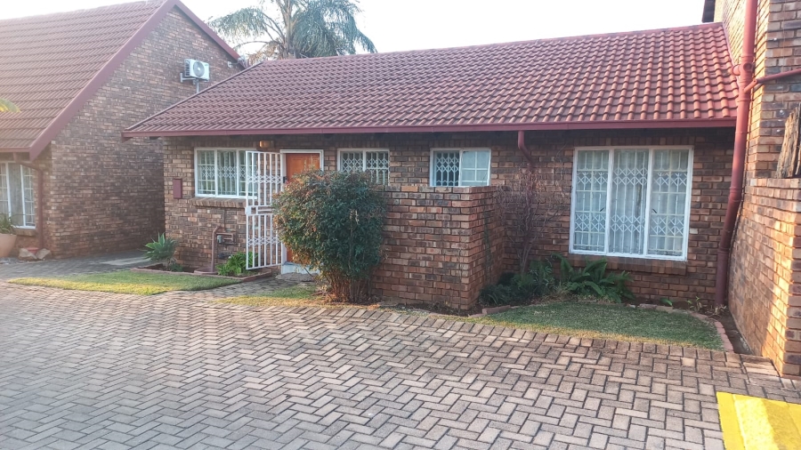 2 Bedroom Property for Sale in Weavind Park Gauteng