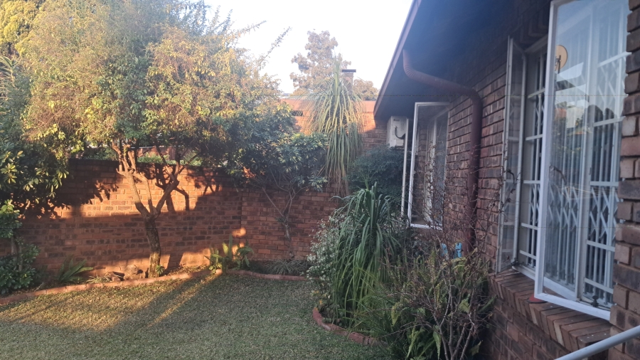 2 Bedroom Property for Sale in Weavind Park Gauteng