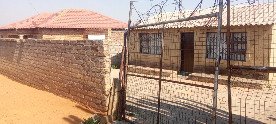 2 Bedroom Property for Sale in Chiawelo Gauteng