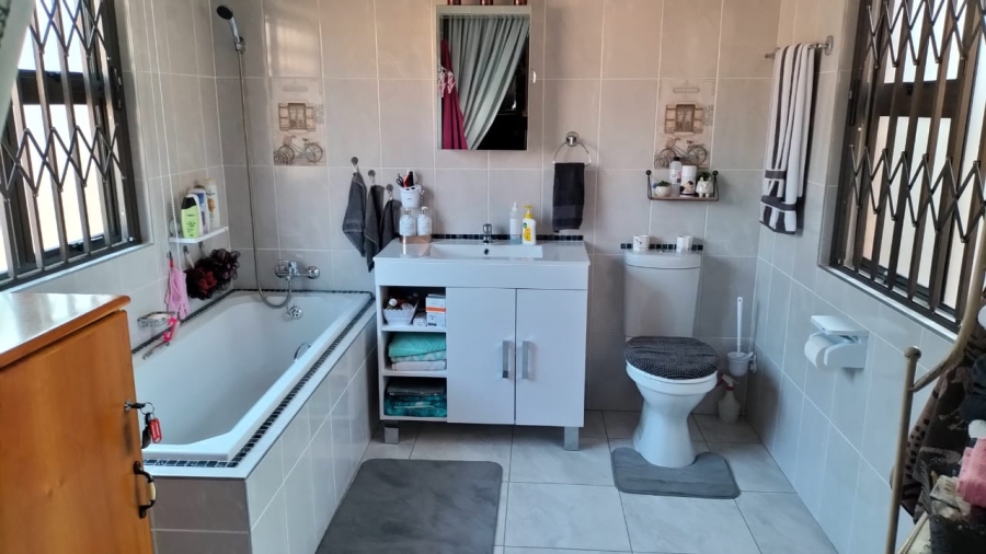 4 Bedroom Property for Sale in Brenthurst Gauteng