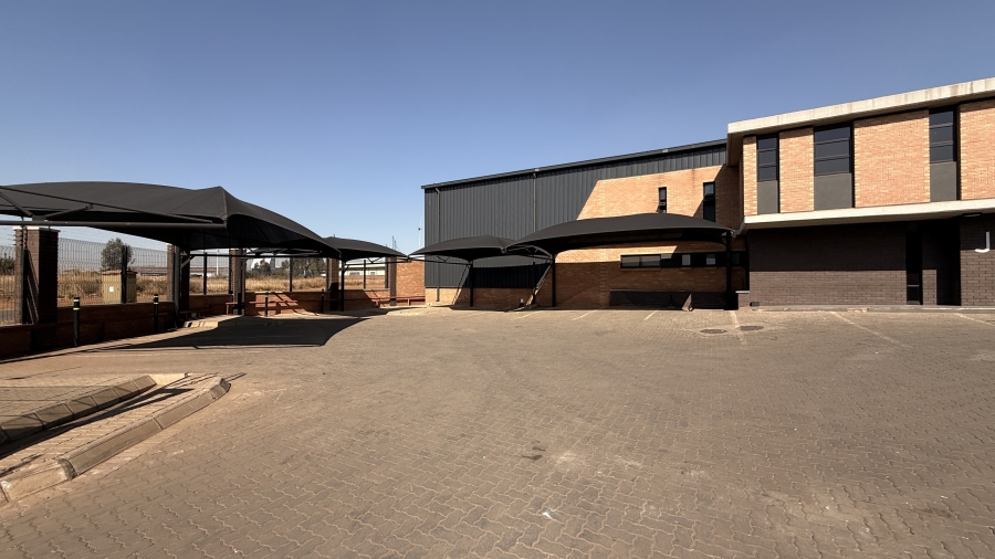 To Let commercial Property for Rent in Clayville Gauteng