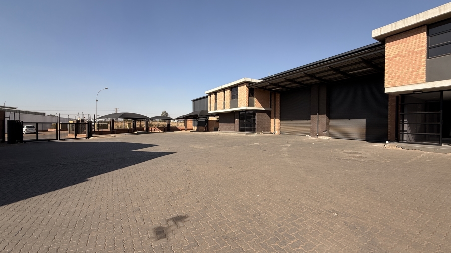 To Let commercial Property for Rent in Clayville Gauteng