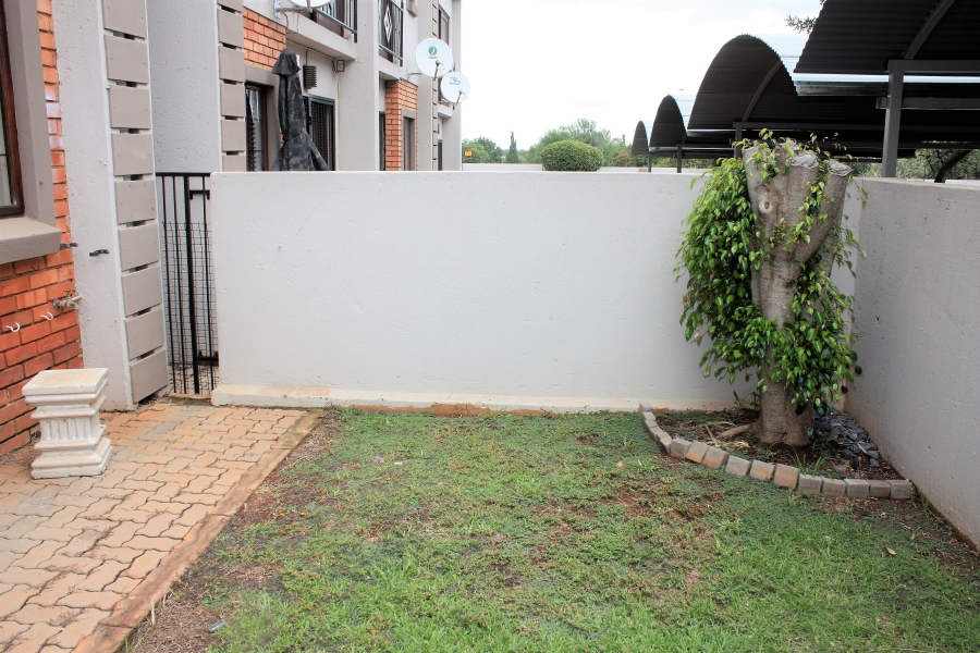 To Let 2 Bedroom Property for Rent in Zwartkop Gauteng