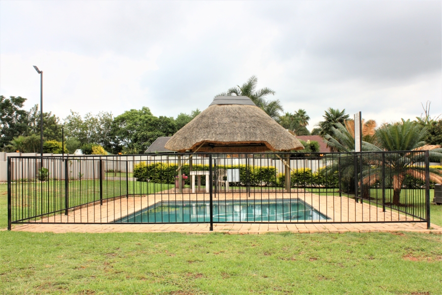 To Let 2 Bedroom Property for Rent in Zwartkop Gauteng