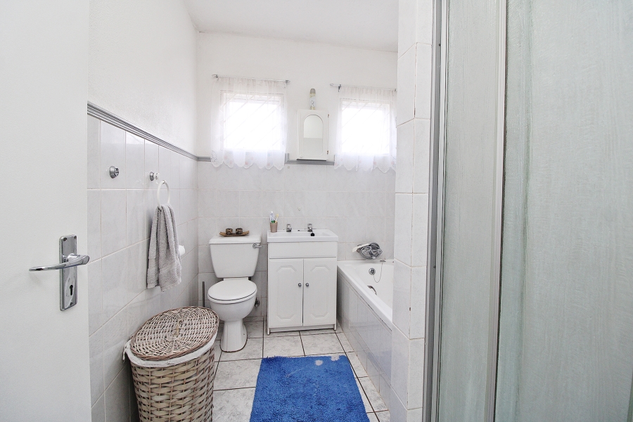 2 Bedroom Property for Sale in Wannenburghoogte Gauteng