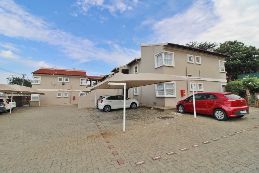 2 Bedroom Property for Sale in Wannenburghoogte Gauteng