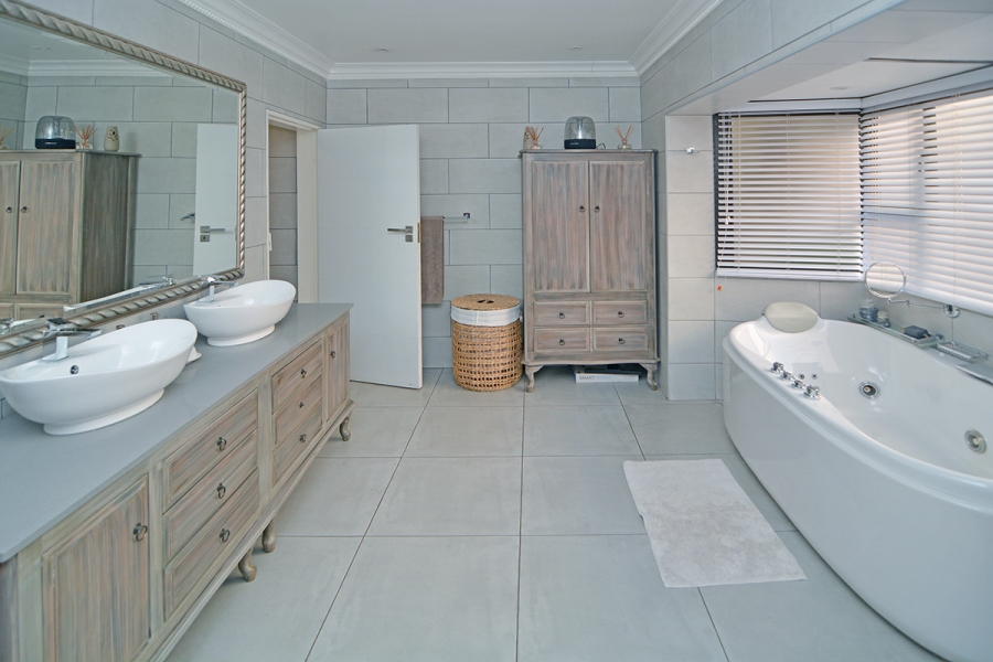 5 Bedroom Property for Sale in Bedfordview Gauteng