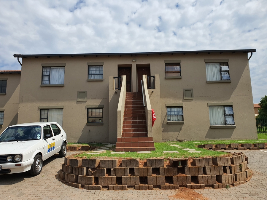 To Let 2 Bedroom Property for Rent in Albemarle Gauteng