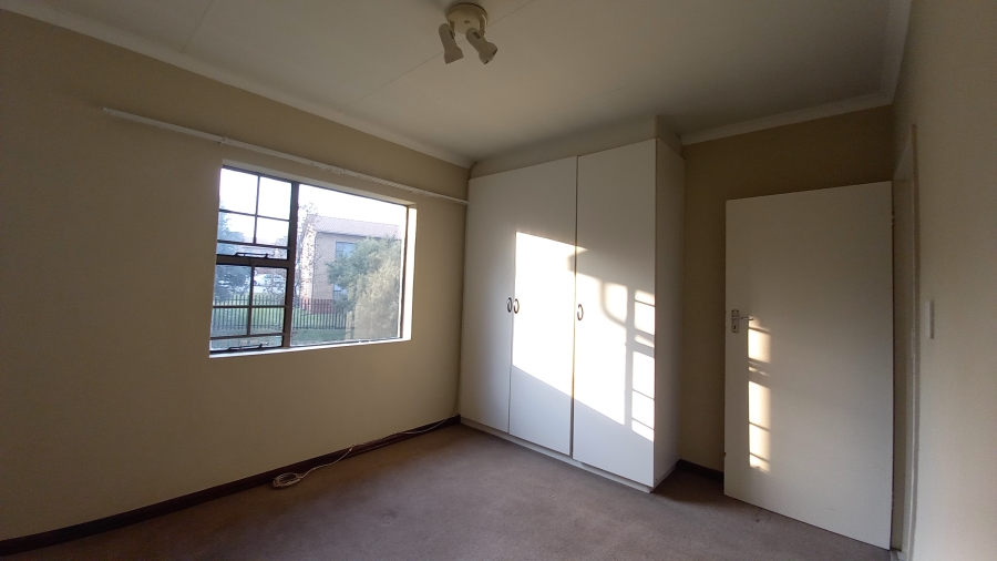To Let 2 Bedroom Property for Rent in Albemarle Gauteng