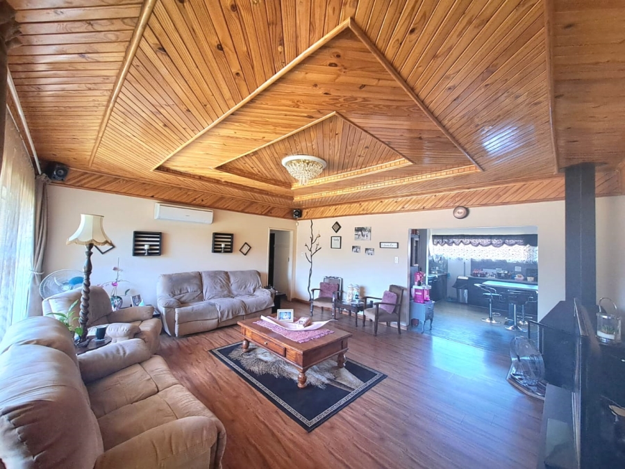 4 Bedroom Property for Sale in Falcon Ridge Gauteng
