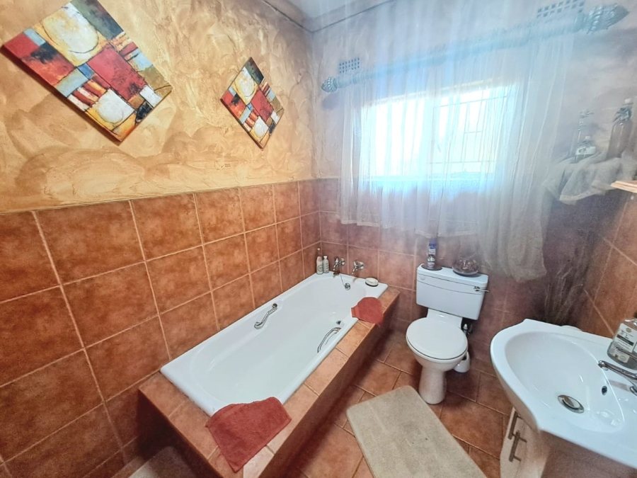 4 Bedroom Property for Sale in Falcon Ridge Gauteng