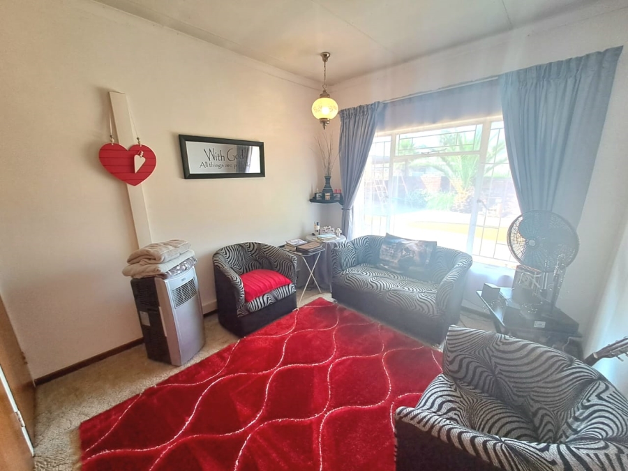 4 Bedroom Property for Sale in Falcon Ridge Gauteng
