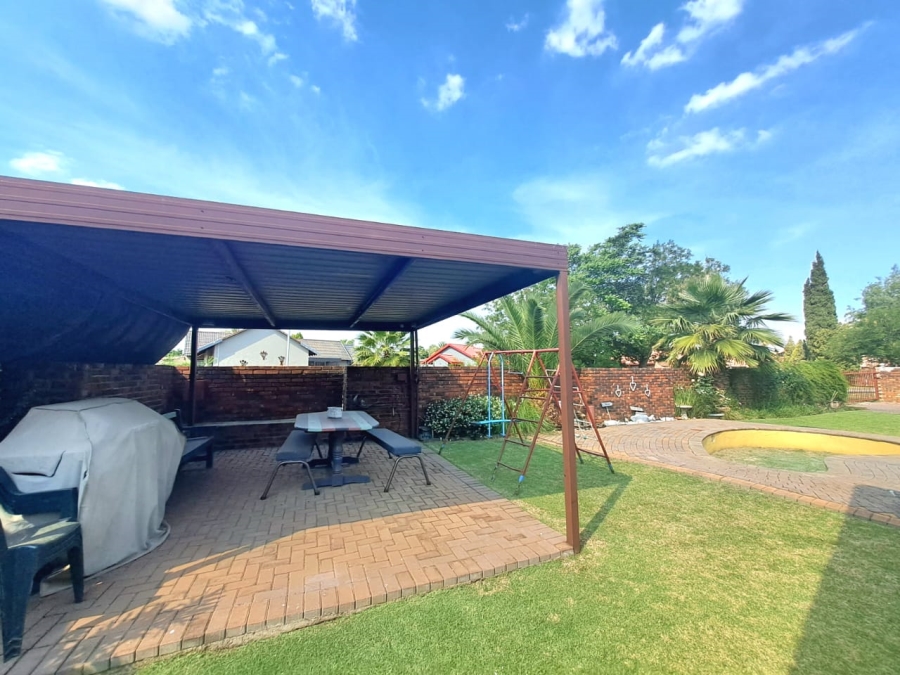 4 Bedroom Property for Sale in Falcon Ridge Gauteng