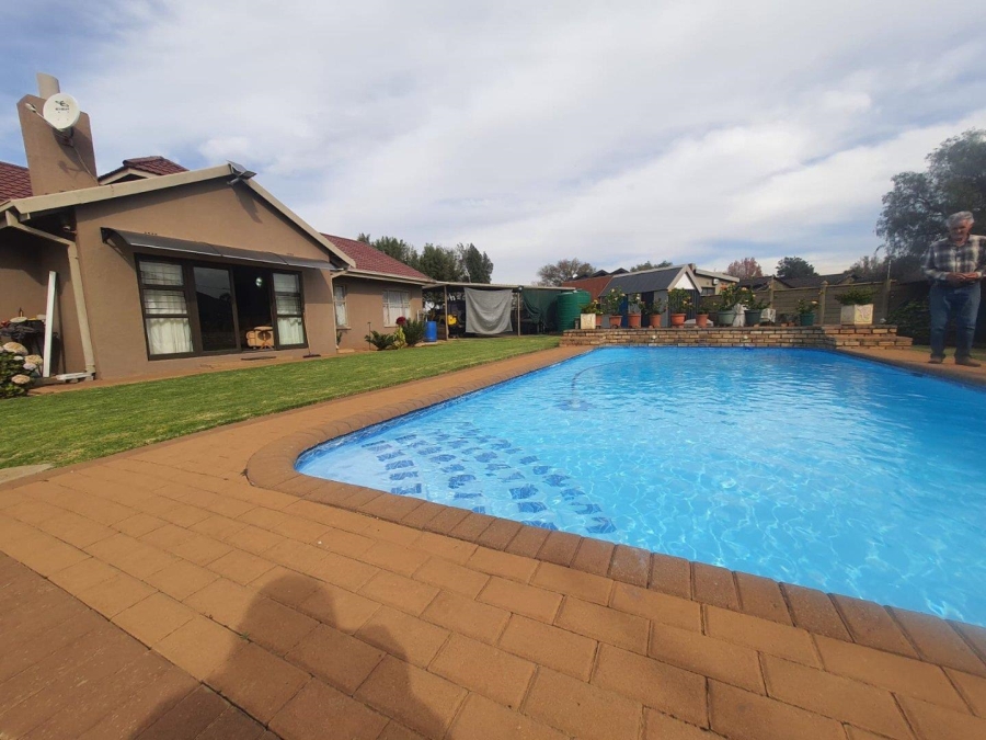 3 Bedroom Property for Sale in Sonland Park Gauteng