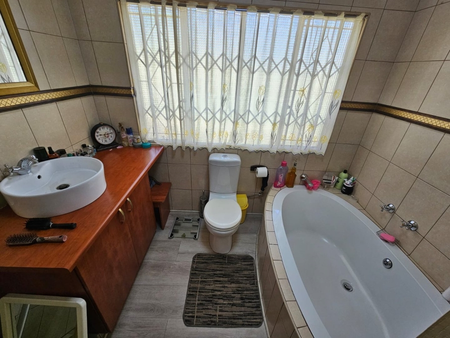 4 Bedroom Property for Sale in Risiville Gauteng