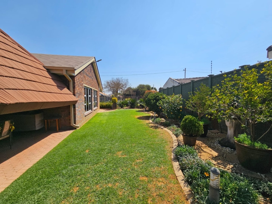 4 Bedroom Property for Sale in Risiville Gauteng