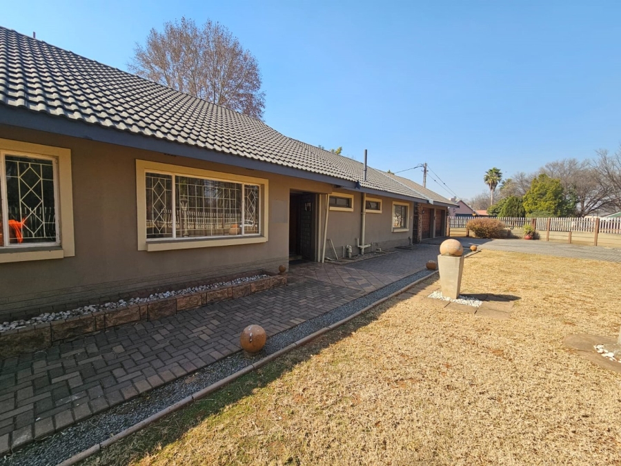 3 Bedroom Property for Sale in Risiville Gauteng