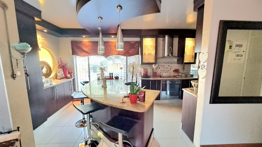 3 Bedroom Property for Sale in Falcon Ridge Gauteng