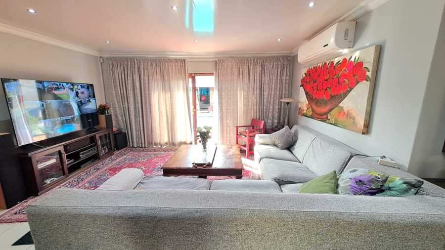 3 Bedroom Property for Sale in Falcon Ridge Gauteng