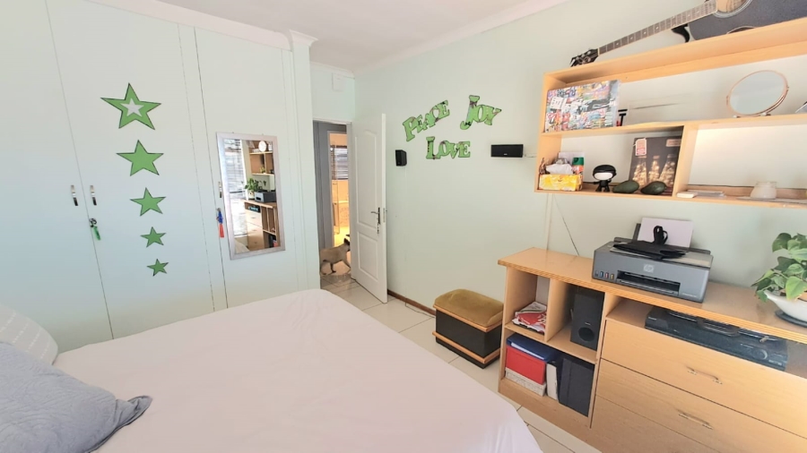 3 Bedroom Property for Sale in Falcon Ridge Gauteng