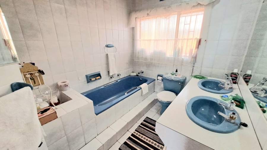 3 Bedroom Property for Sale in Falcon Ridge Gauteng