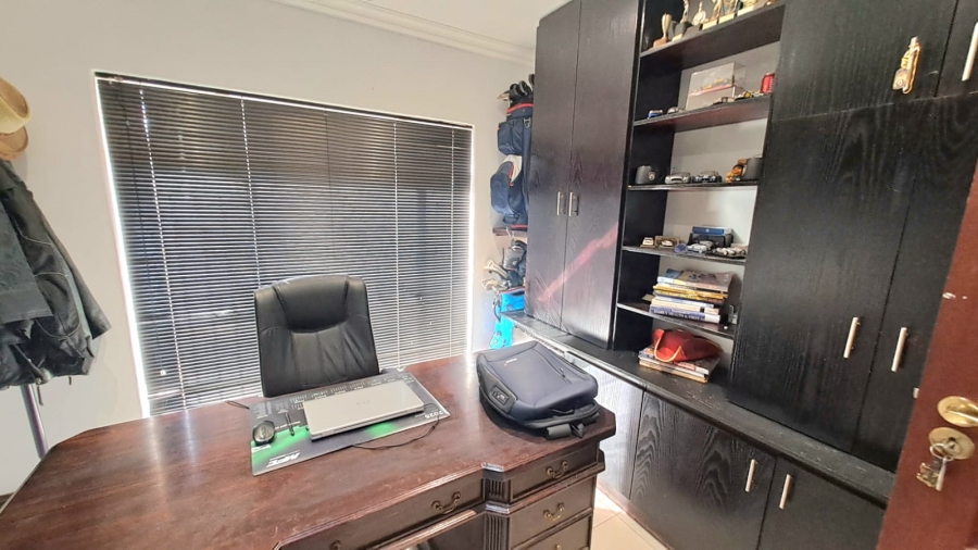 3 Bedroom Property for Sale in Falcon Ridge Gauteng