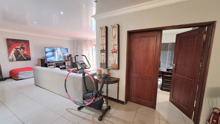 3 Bedroom Property for Sale in Falcon Ridge Gauteng