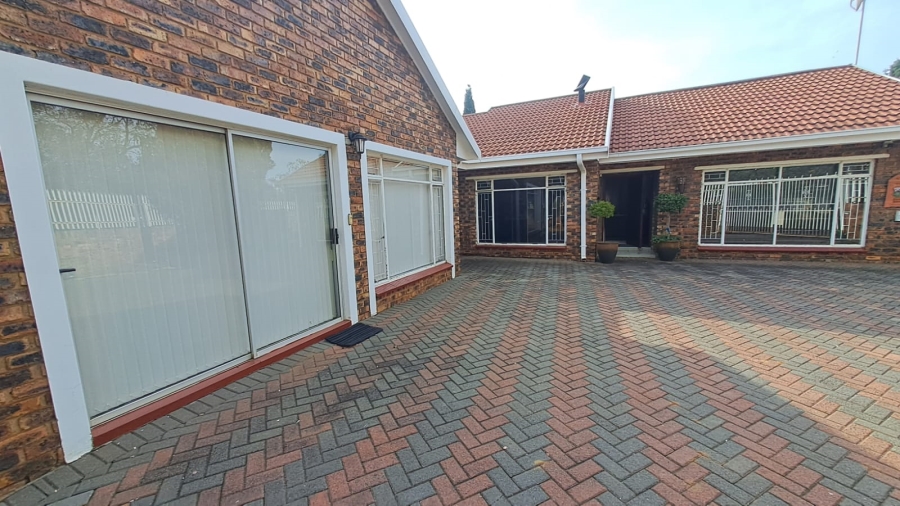 3 Bedroom Property for Sale in Falcon Ridge Gauteng