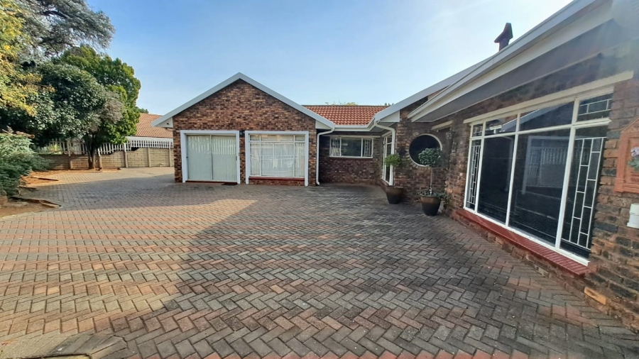 3 Bedroom Property for Sale in Falcon Ridge Gauteng