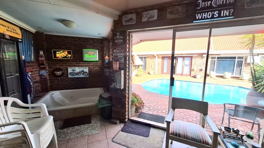 3 Bedroom Property for Sale in Falcon Ridge Gauteng