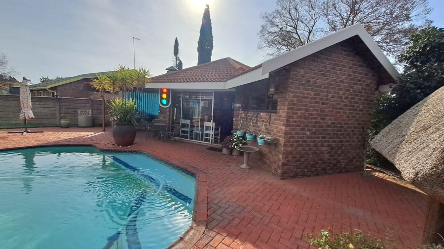 3 Bedroom Property for Sale in Falcon Ridge Gauteng