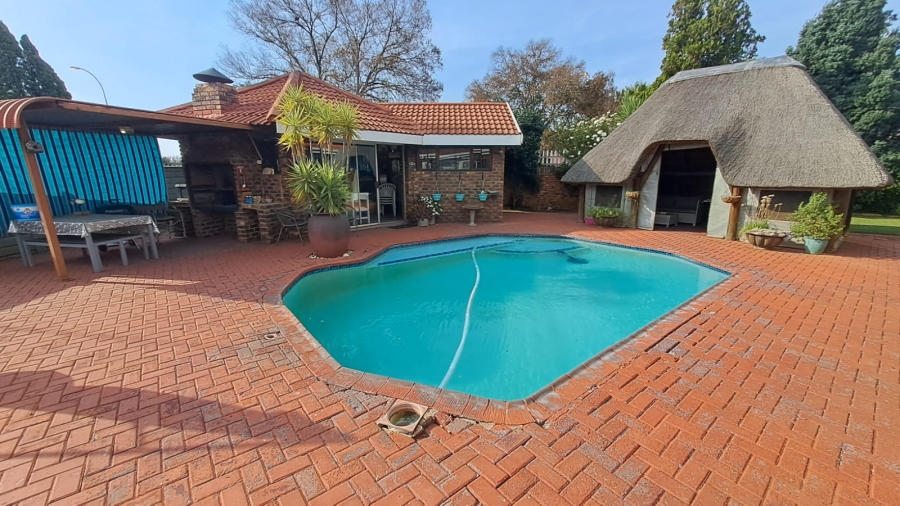 3 Bedroom Property for Sale in Falcon Ridge Gauteng