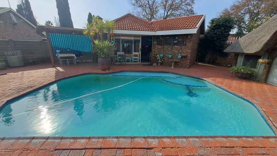 3 Bedroom Property for Sale in Falcon Ridge Gauteng