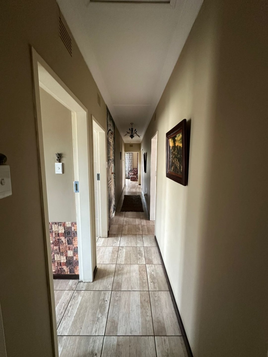 4 Bedroom Property for Sale in Sonland Park Gauteng