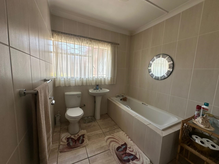 4 Bedroom Property for Sale in Sonland Park Gauteng