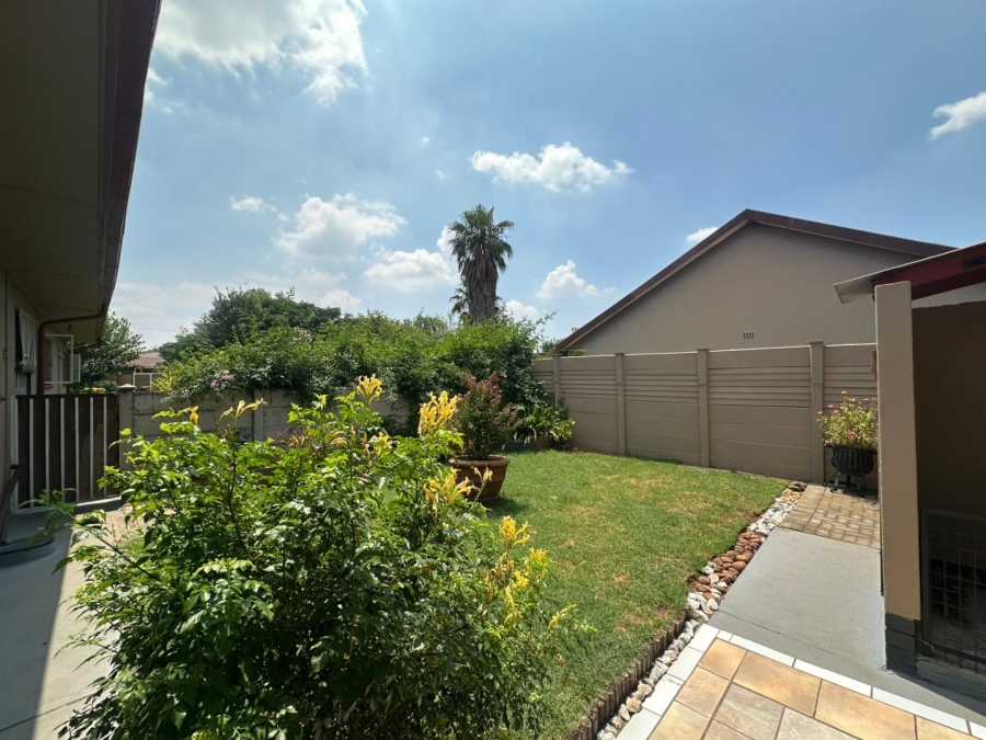 4 Bedroom Property for Sale in Sonland Park Gauteng