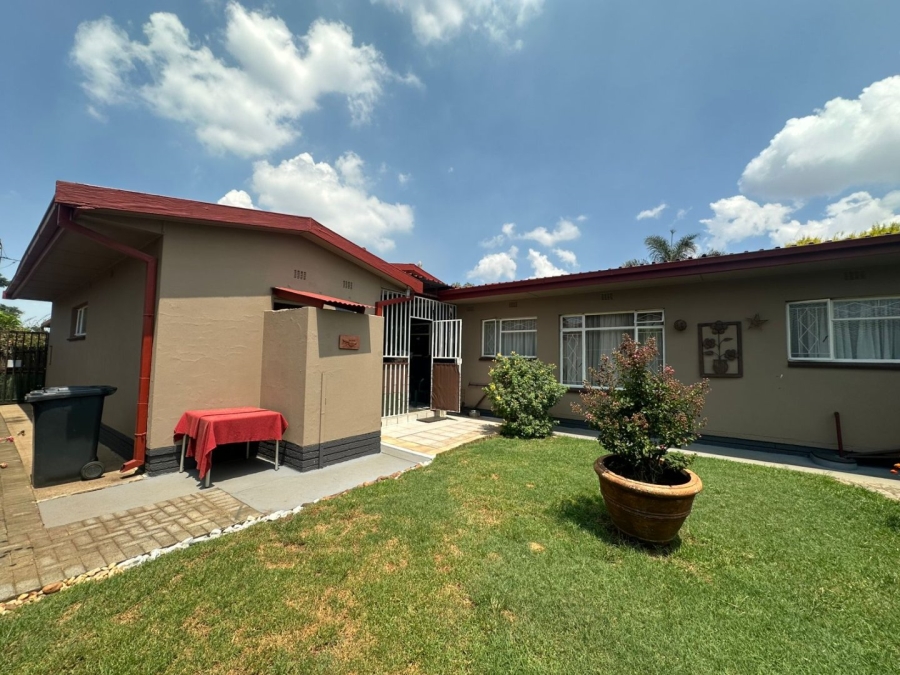 4 Bedroom Property for Sale in Sonland Park Gauteng