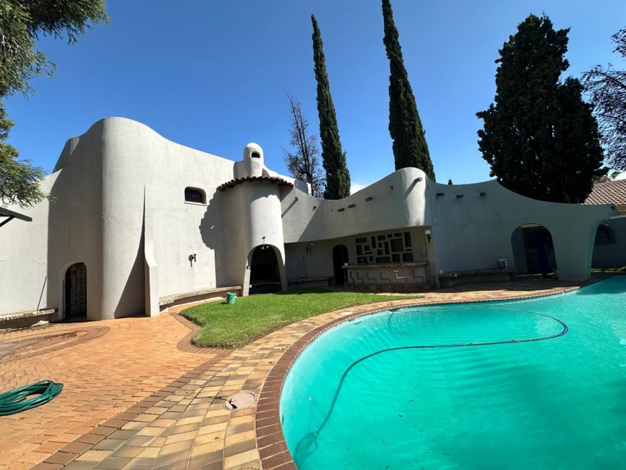 6 Bedroom Property for Sale in Roshnee Gauteng