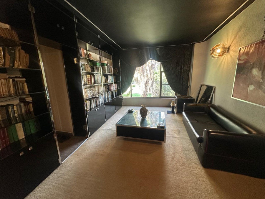 6 Bedroom Property for Sale in Roshnee Gauteng