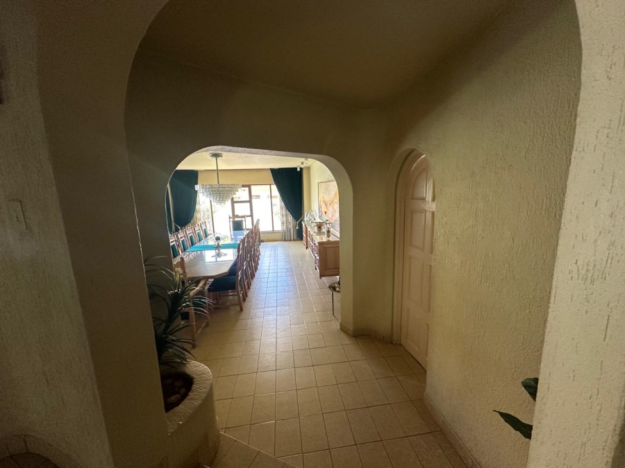 6 Bedroom Property for Sale in Roshnee Gauteng