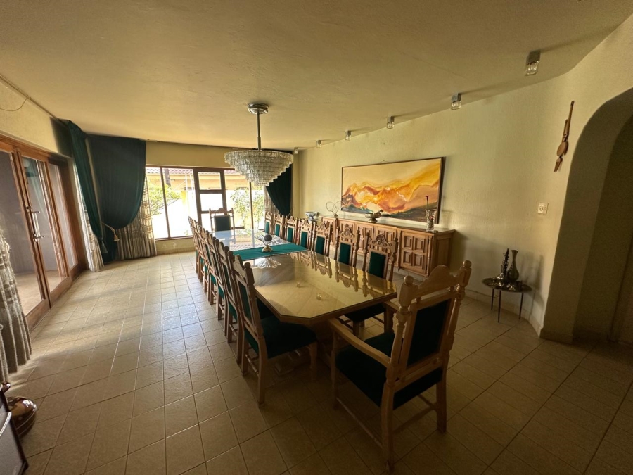 6 Bedroom Property for Sale in Roshnee Gauteng