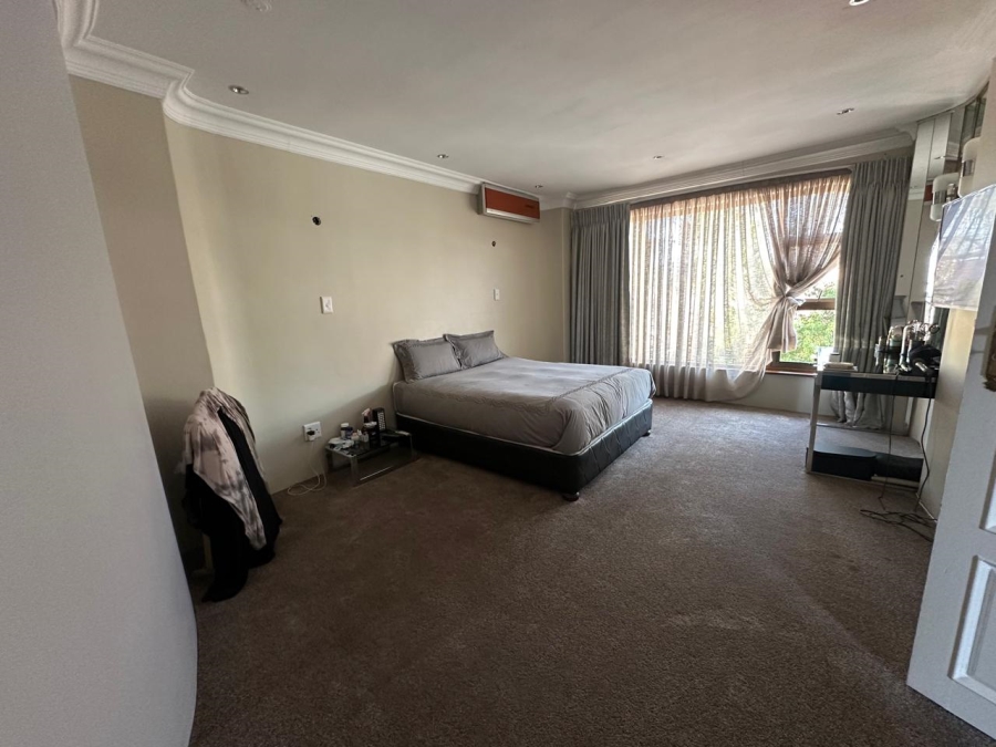 6 Bedroom Property for Sale in Roshnee Gauteng