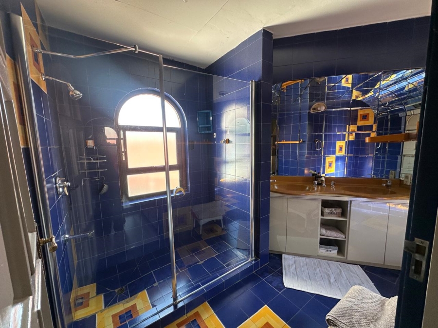 6 Bedroom Property for Sale in Roshnee Gauteng