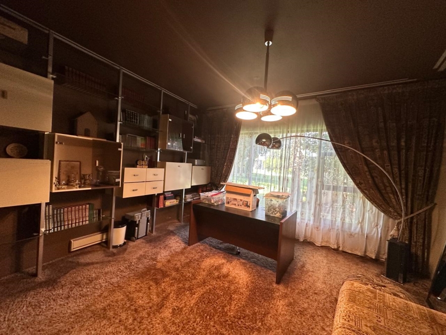 6 Bedroom Property for Sale in Roshnee Gauteng
