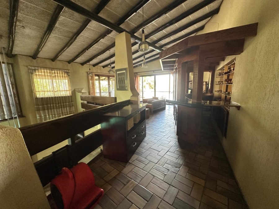 6 Bedroom Property for Sale in Roshnee Gauteng