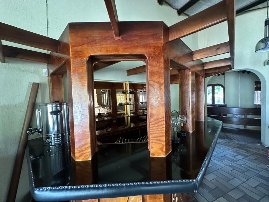 6 Bedroom Property for Sale in Roshnee Gauteng