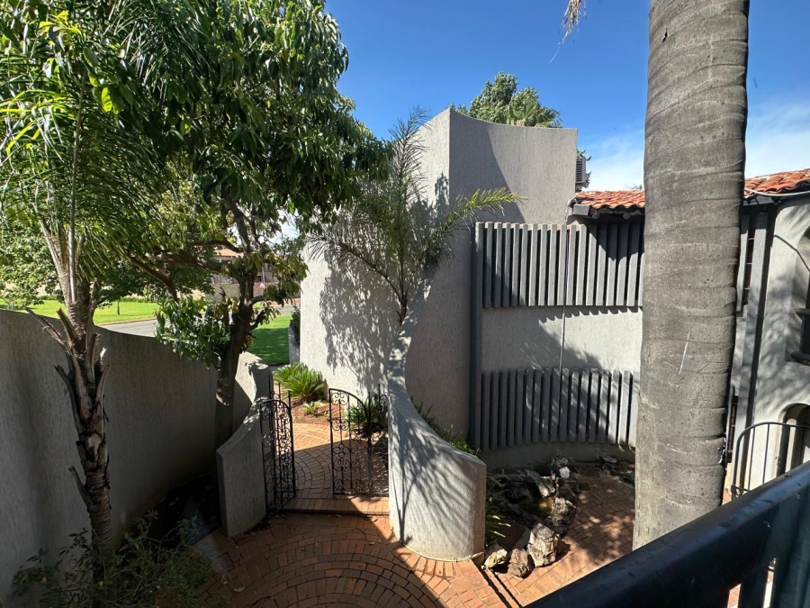 6 Bedroom Property for Sale in Roshnee Gauteng