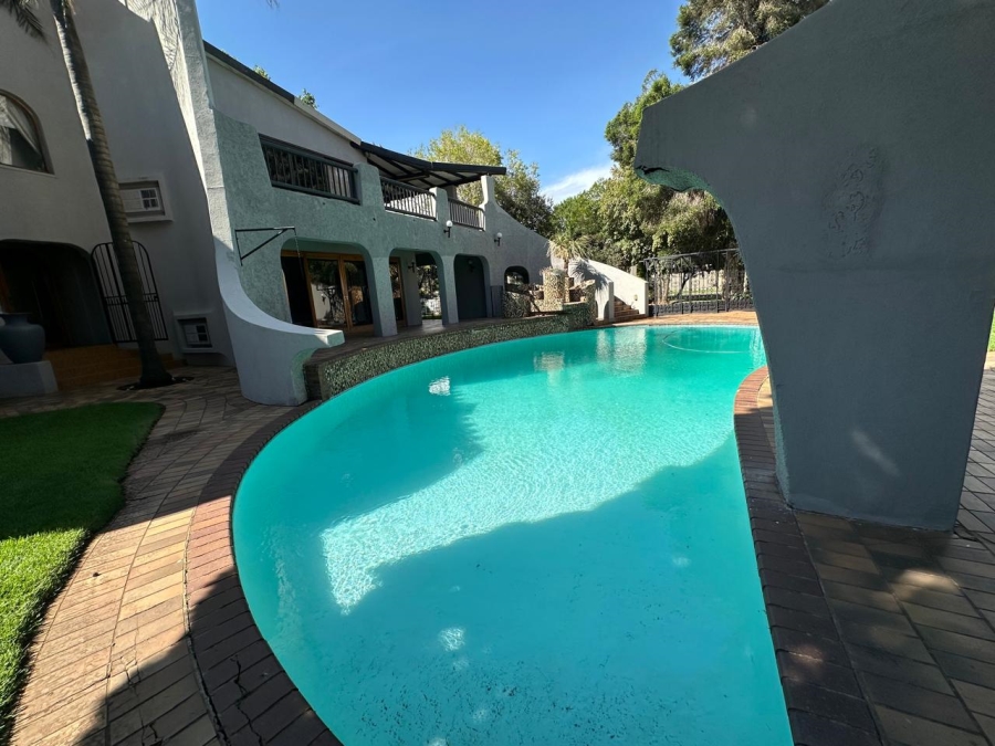 6 Bedroom Property for Sale in Roshnee Gauteng