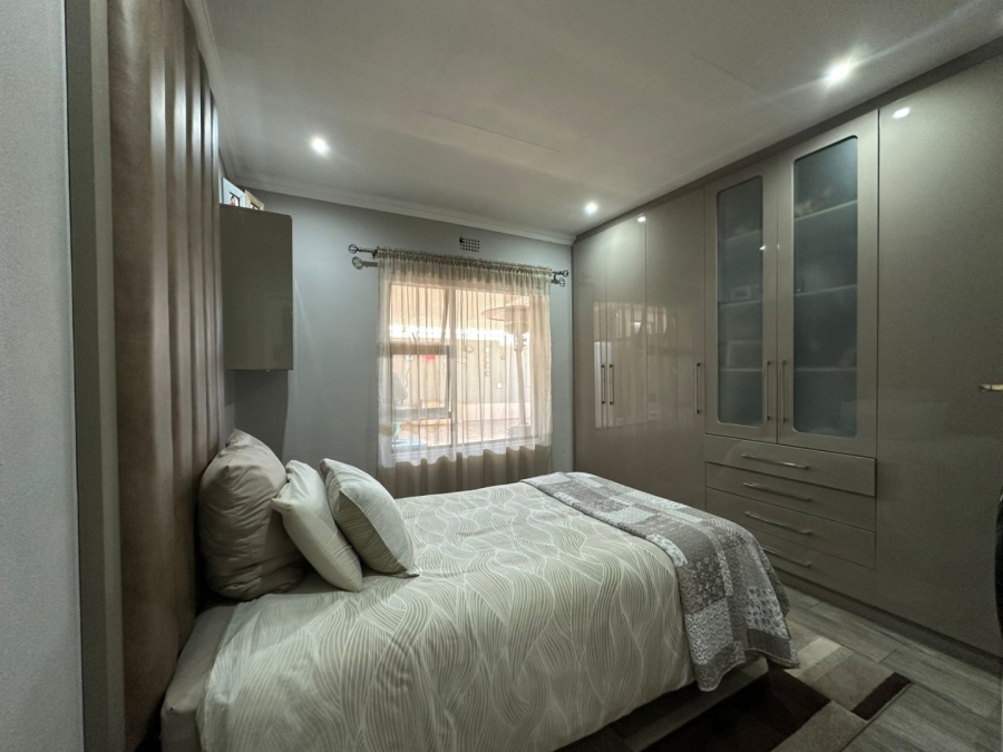 3 Bedroom Property for Sale in Roshnee Gauteng